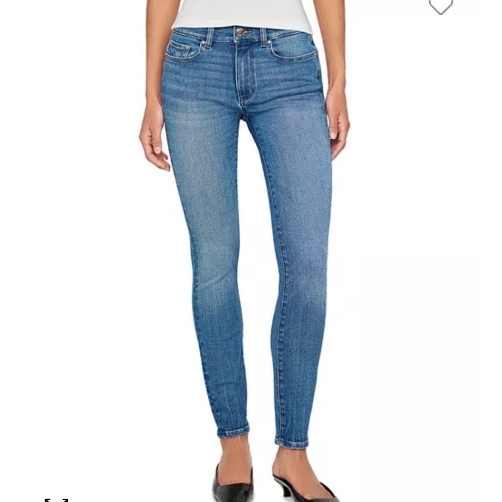 DL1961 Blue Skinny Jeans with Stretch $199 retail Bloomingdale's size 28